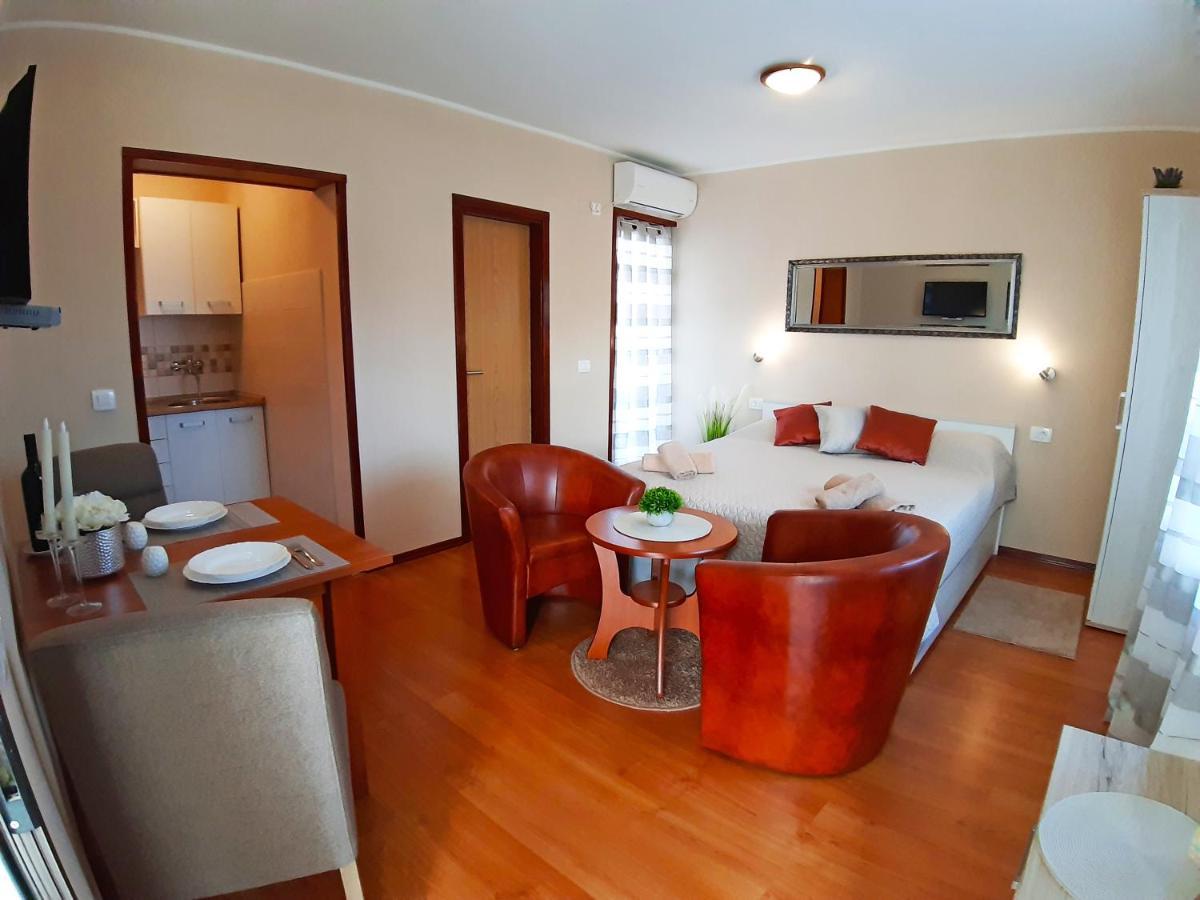 Apartments Zrinka 793 Porec Luaran gambar